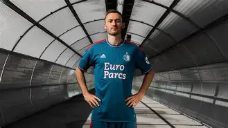 阿贾克斯vs费耶诺德比赛中断最新消息